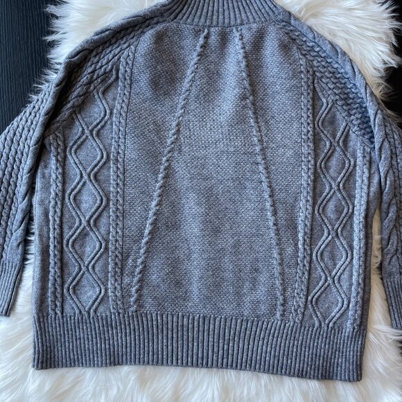 Size XS NWOT Turtleneck Grey Sweater - Picture 4 of 7